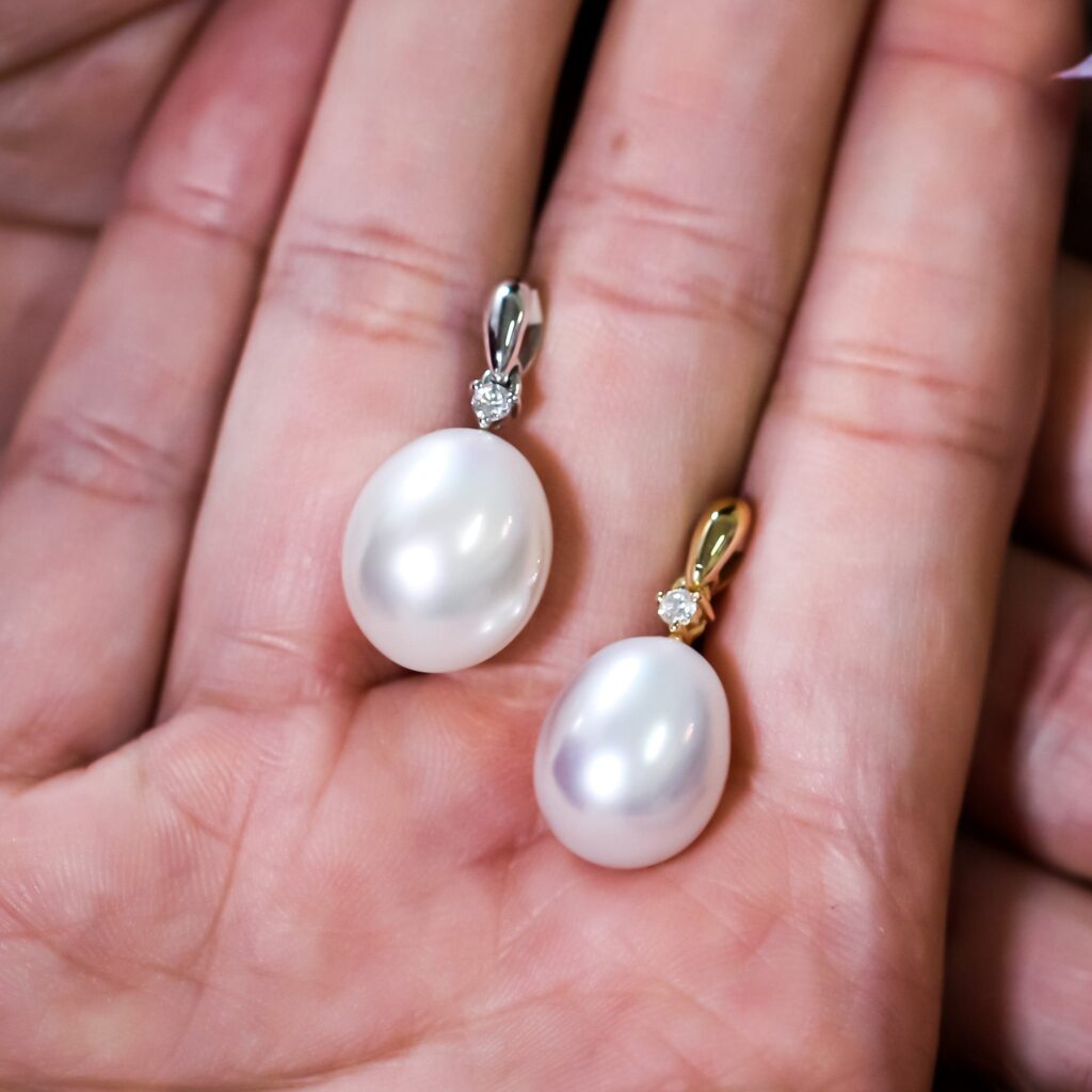 South Sea Pearl with Diamond Pendants