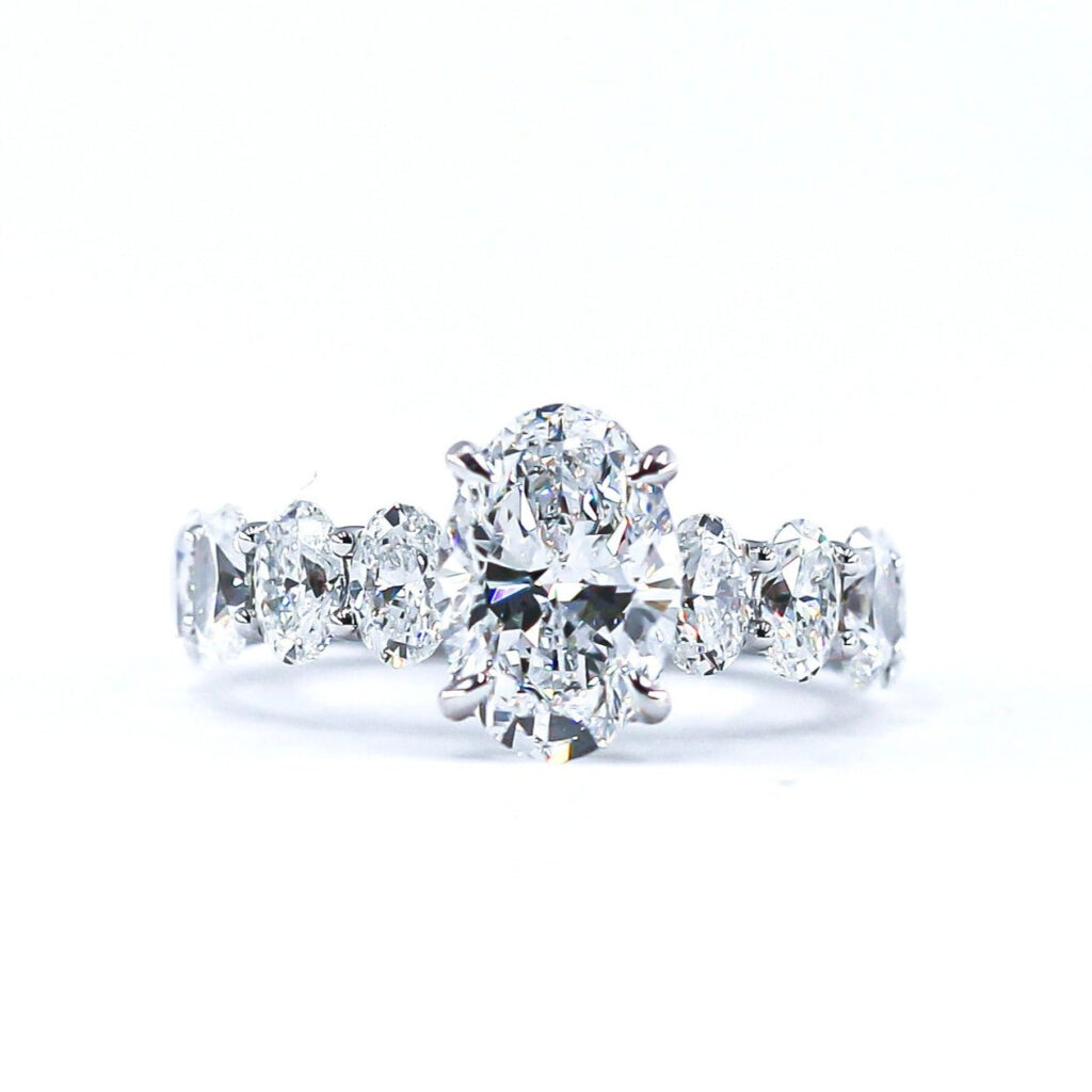 Oval Diamond Engagement Rings
