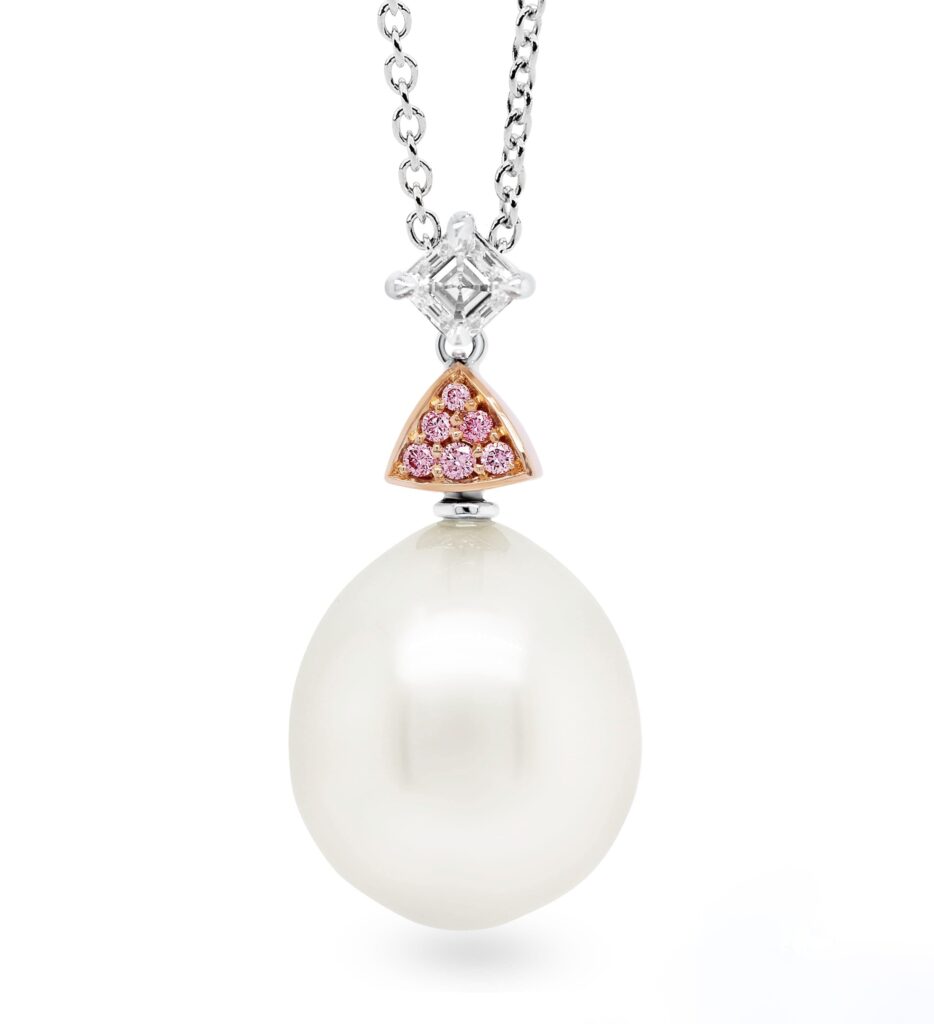 Pearl Pendent with Argyle Pink Diamond and White Diamond