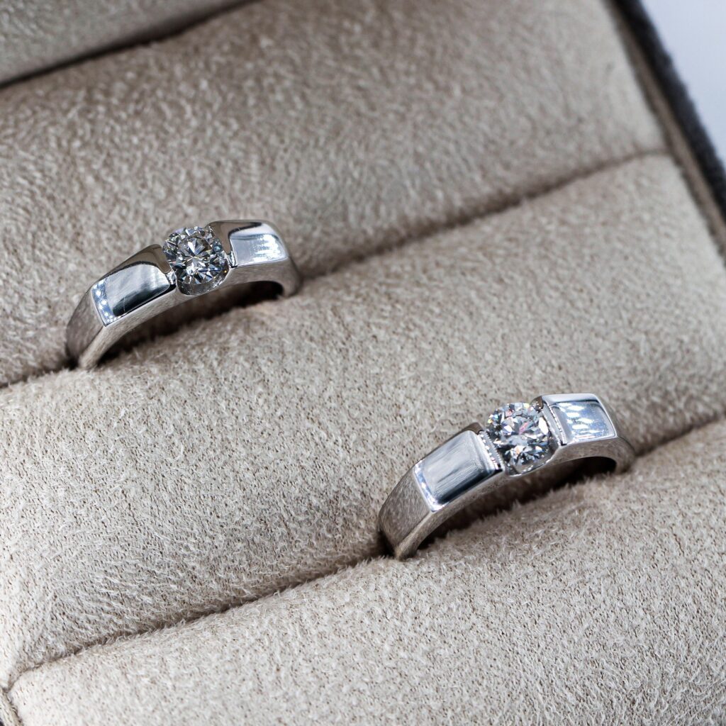 Round Diamond Engagement Ring