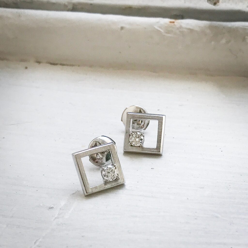 round brilliant cut diamond earrings perth australia custom design