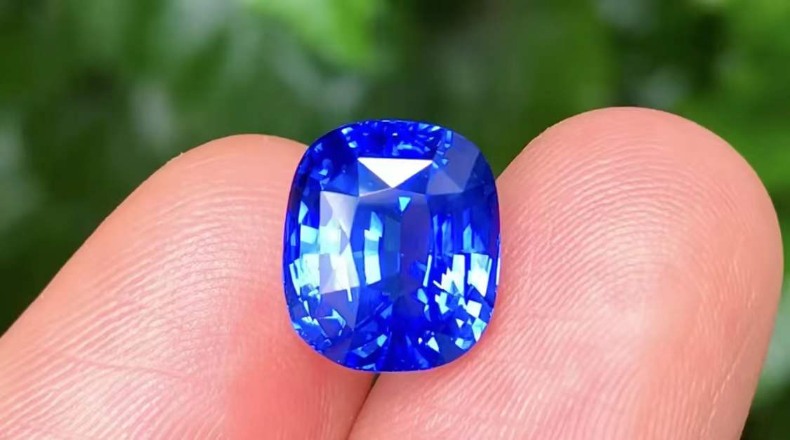 Saphir Vert-bleu Naturel De Madagascar - 4.7 X 3.7 Mm - 0.36 Ct - Traité H-chauffage